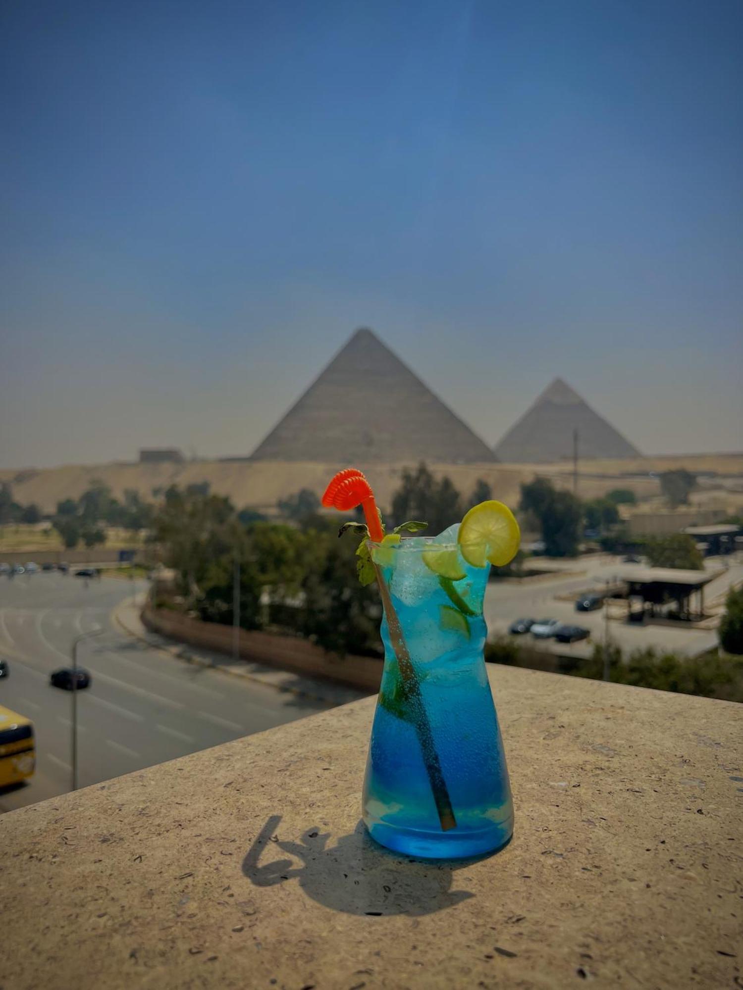 Turquoise Pyramids & Grand Egyptian Museum View Hotel Kafret el-Gabal Esterno foto