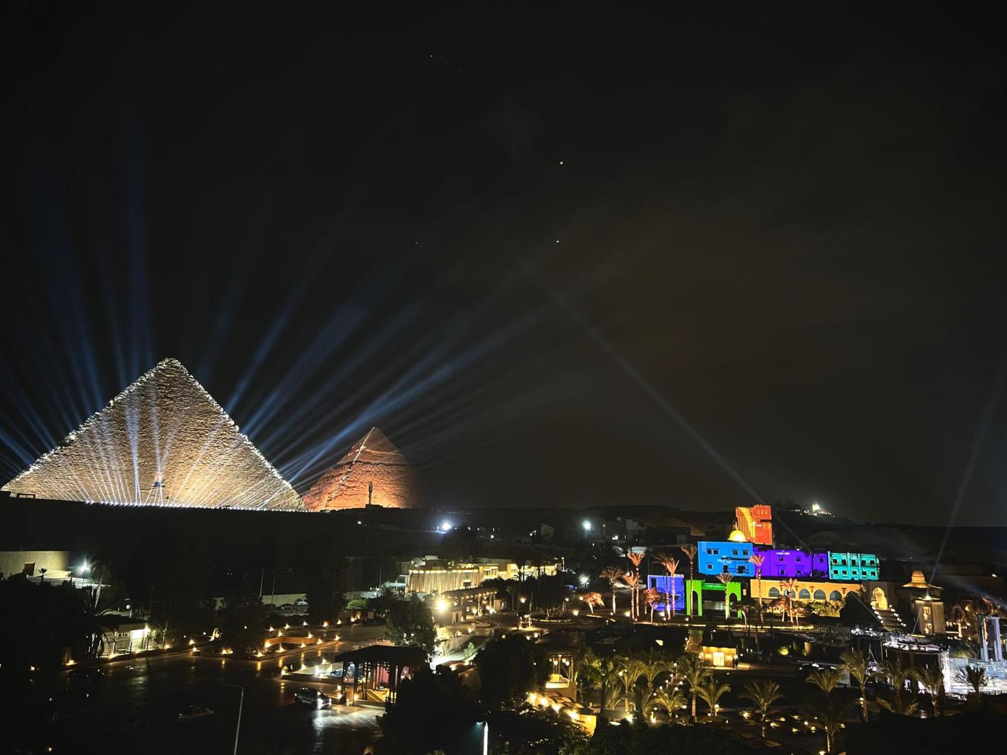 Turquoise Pyramids & Grand Egyptian Museum View Hotel Kafret el-Gabal Esterno foto