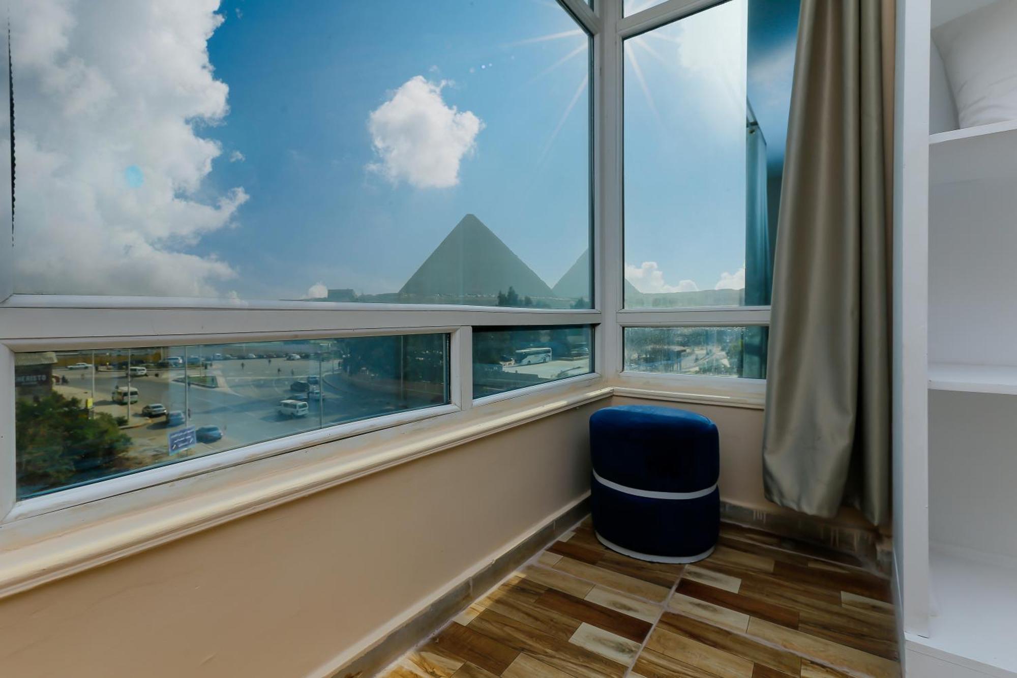 Turquoise Pyramids & Grand Egyptian Museum View Hotel Kafret el-Gabal Esterno foto