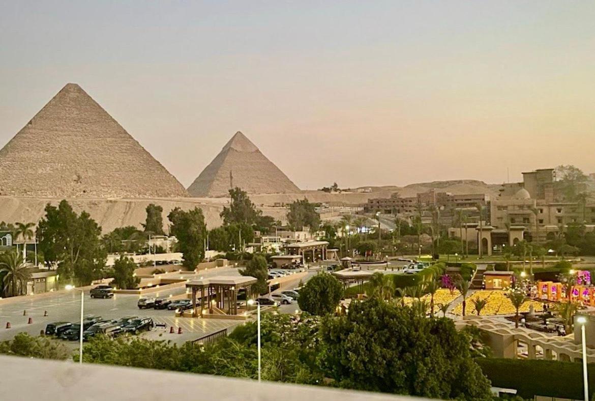 Turquoise Pyramids & Grand Egyptian Museum View Hotel Kafret el-Gabal Esterno foto