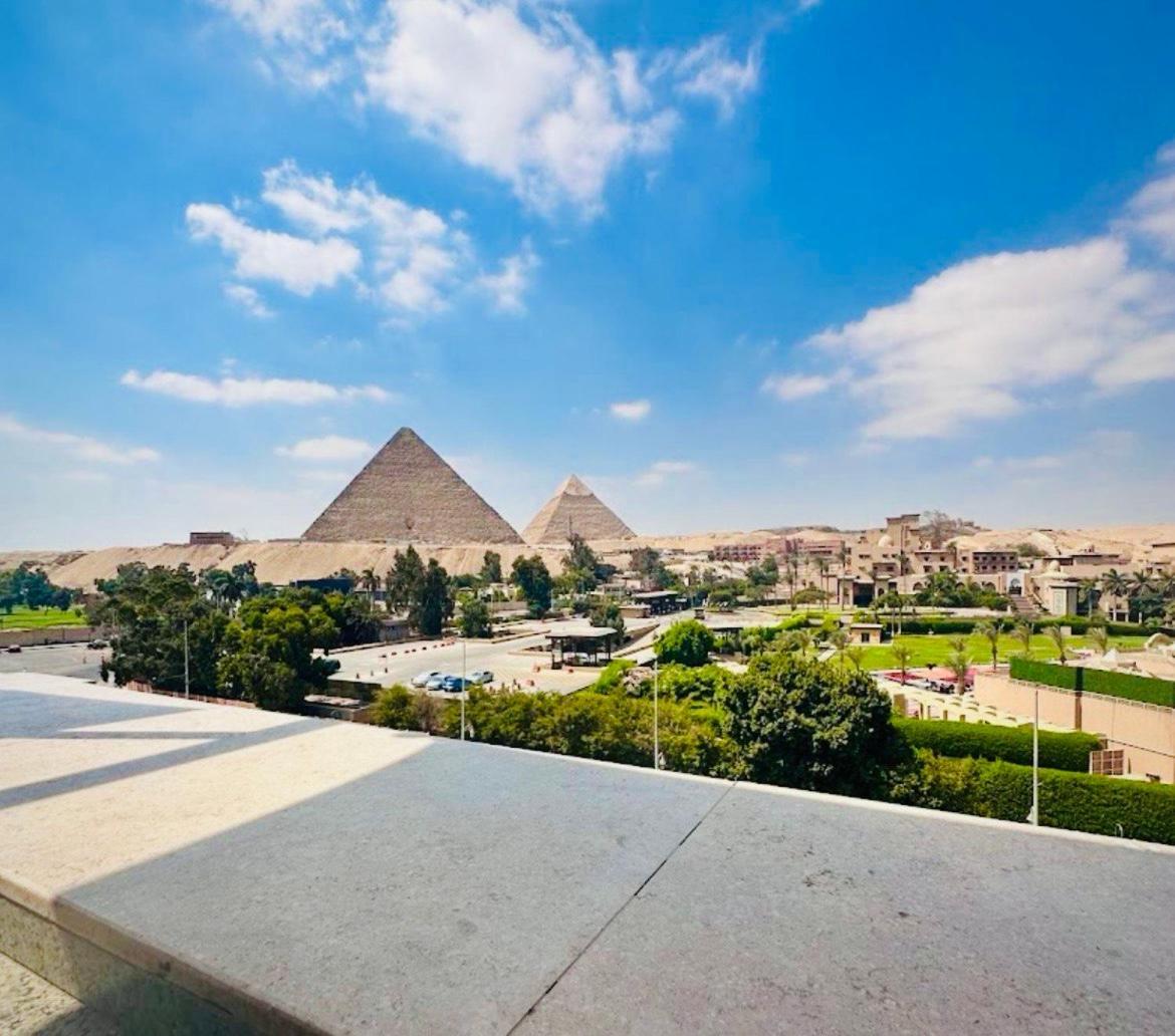 Turquoise Pyramids & Grand Egyptian Museum View Hotel Kafret el-Gabal Esterno foto