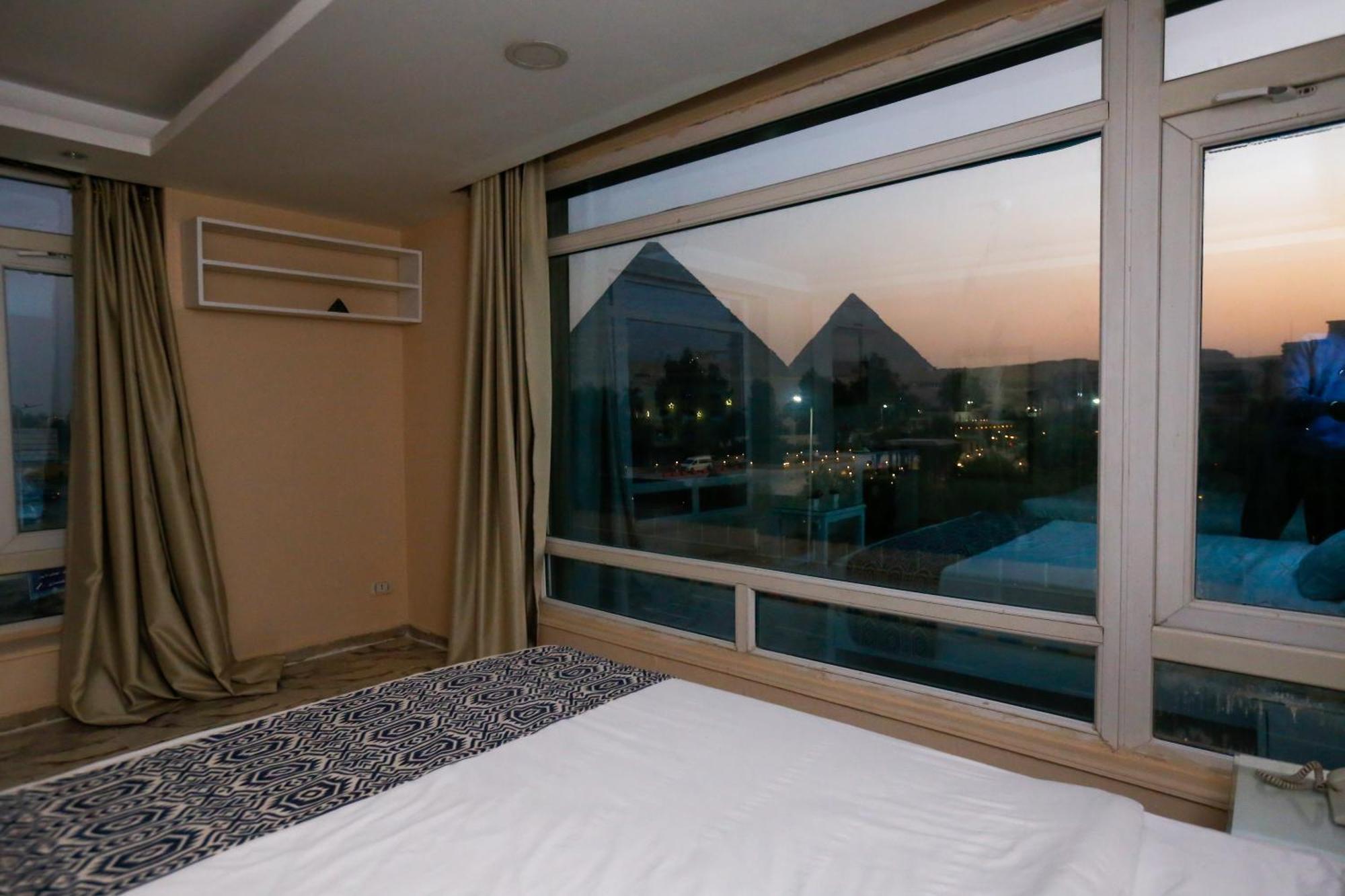 Turquoise Pyramids & Grand Egyptian Museum View Hotel Kafret el-Gabal Esterno foto